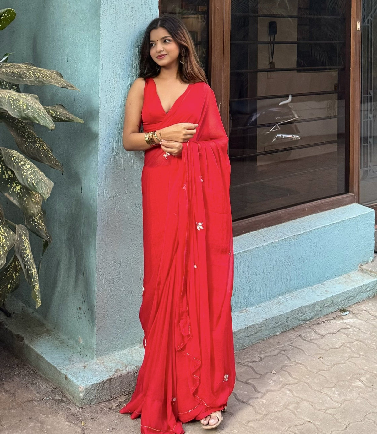 Vibrant Crimson Red Mul Cotton Saree