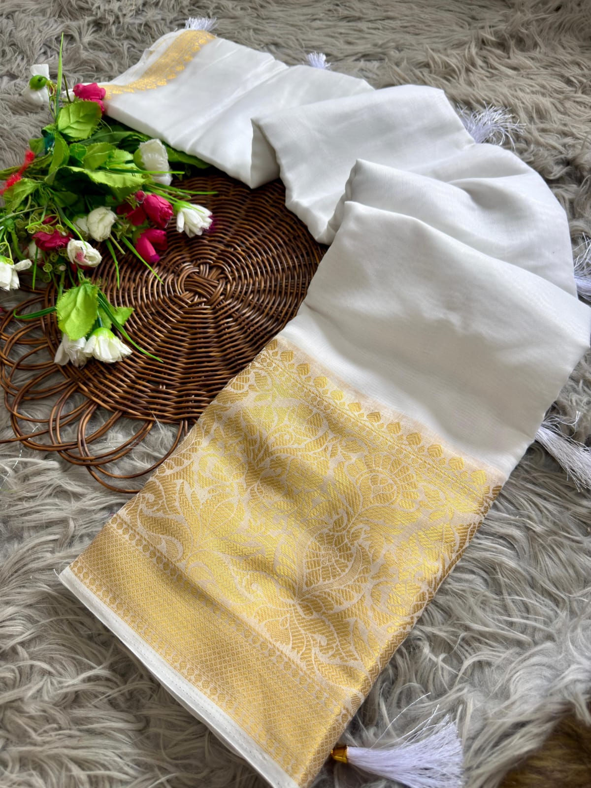 White Onam Special Soft Silk Saree with Elegant Gold Woven Design & Tassels