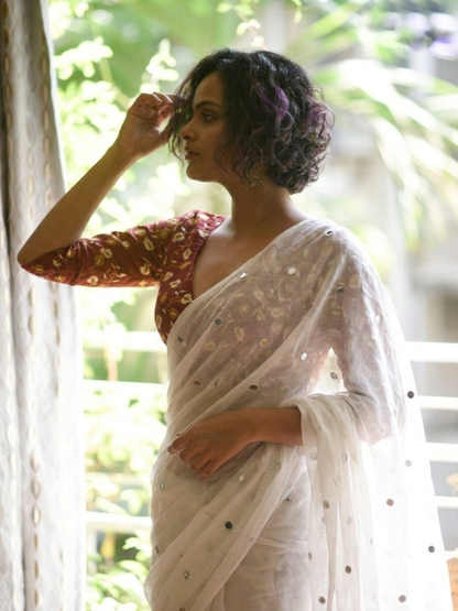 Ethereal Ivory White Mirror-Work Mul Cotton Saree