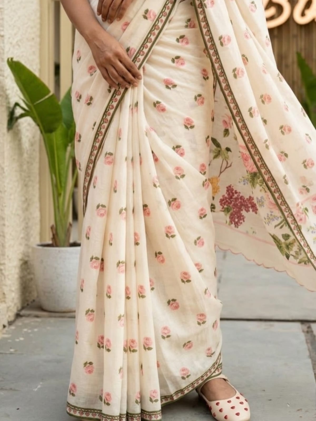 Ethereal Off-White Pink Rose Floral Printed Mul Cotton Saree