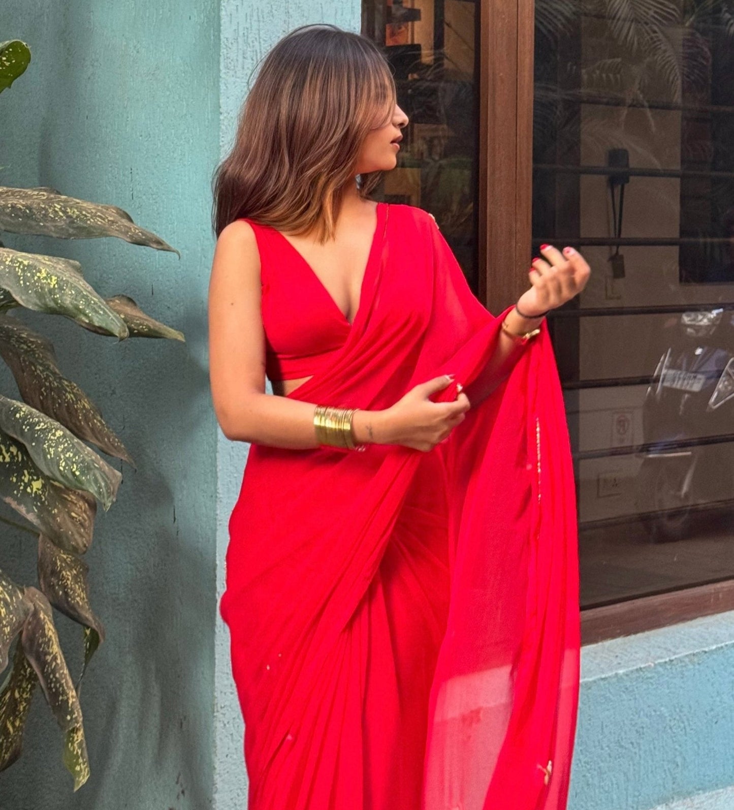 Vibrant Crimson Red Mul Cotton Saree